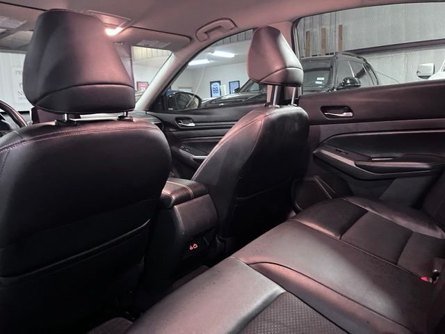 Used 2021 Silver Nissan 2.5 SR image 8