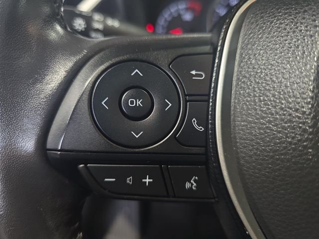 Used 2020  Toyota SE image 16