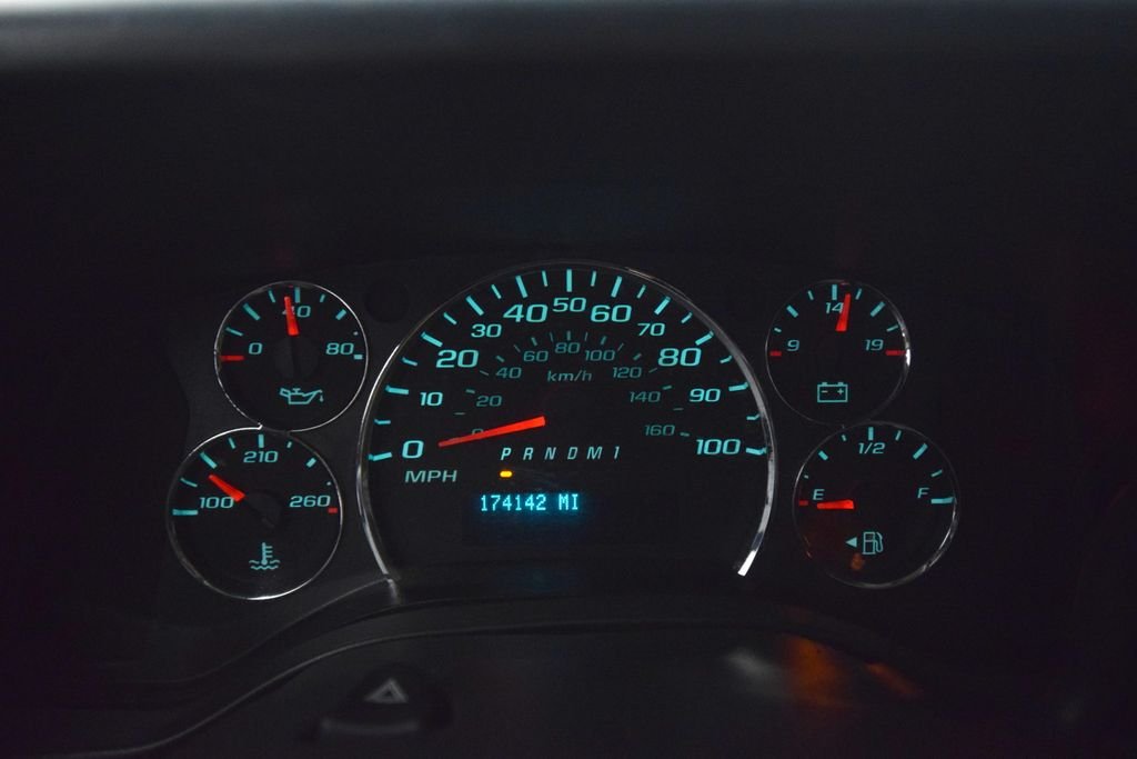 Used 2018 Summit White GMC Work Van image 13