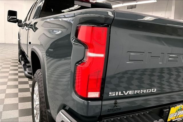 2025 Chevrolet Silverado 2500HD LTZ - Photo 37