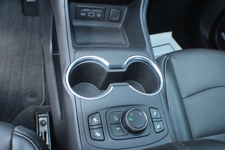 2024 GMC Terrain SLT - Photo 11