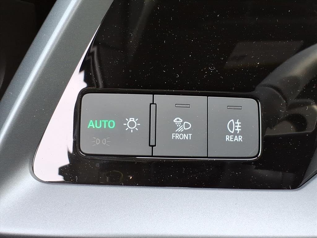 Used 2026 Brilliant Black Audi Premium Plus image 18
