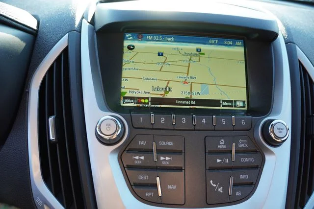Used 2017 White GMC SLT image 5