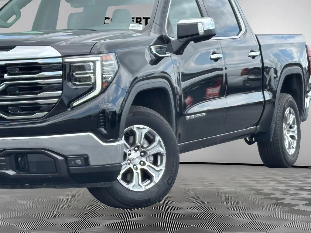 Used 2025 Black GMC SLT image 3