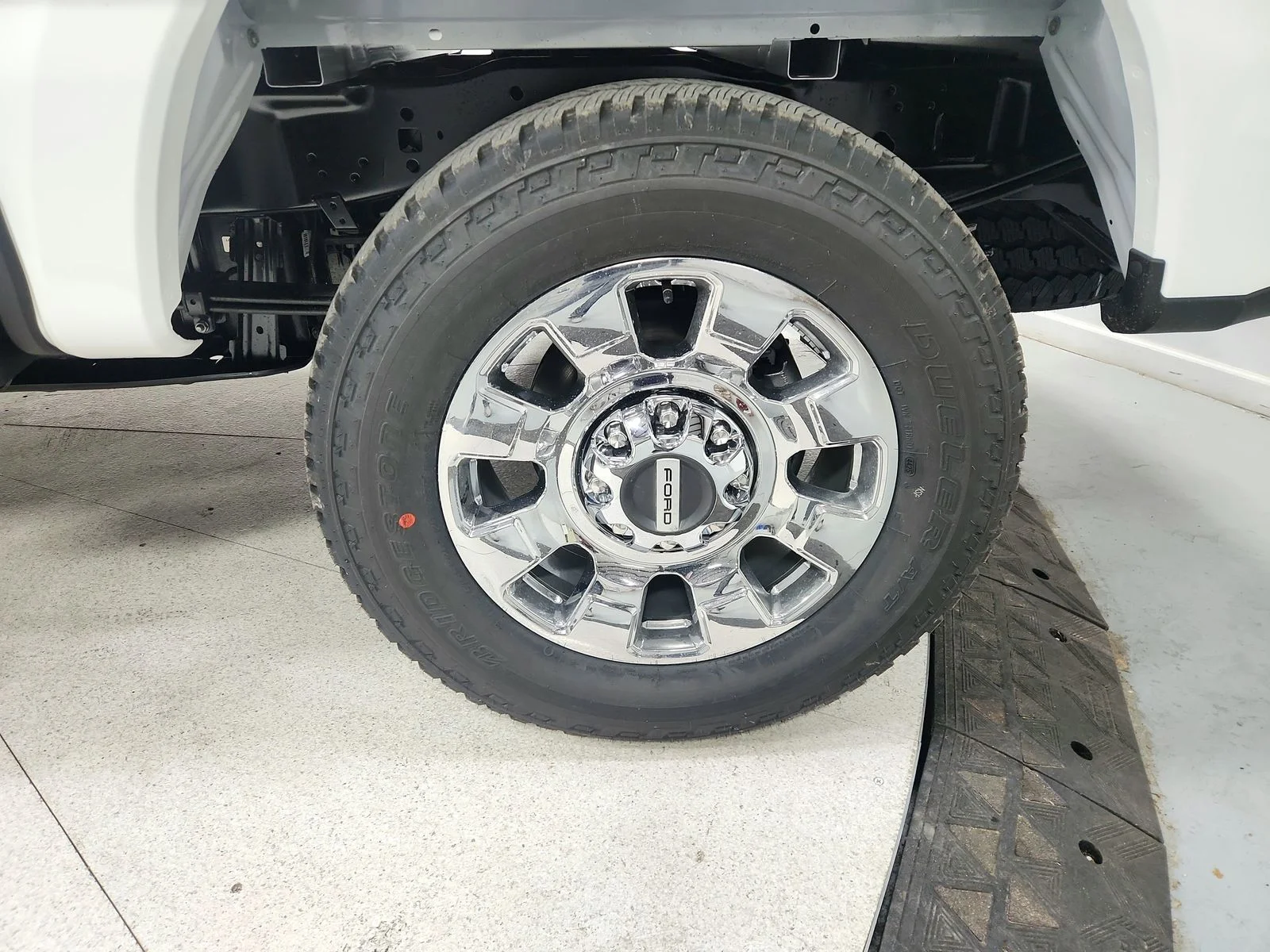 New 2026 Star White Metallic Tri-Coat Ford F-250® Lariat® image 45