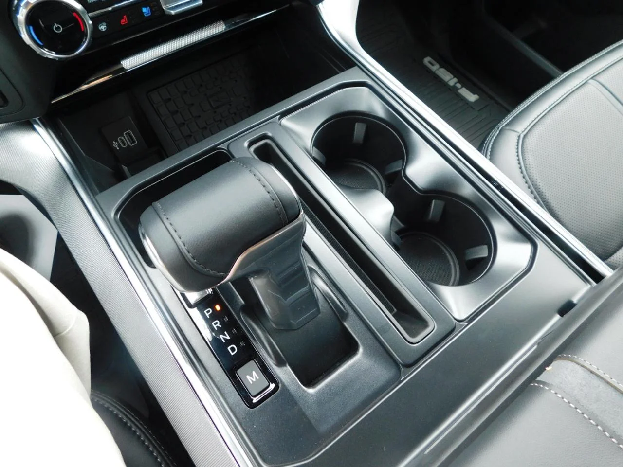 New 2026 Star White Metallic Tri-Coat Ford Platinum® image 45
