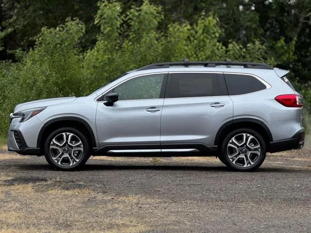 New 2026 ICE SILVER METALLIC Subaru Limited 7-Passenger image 4