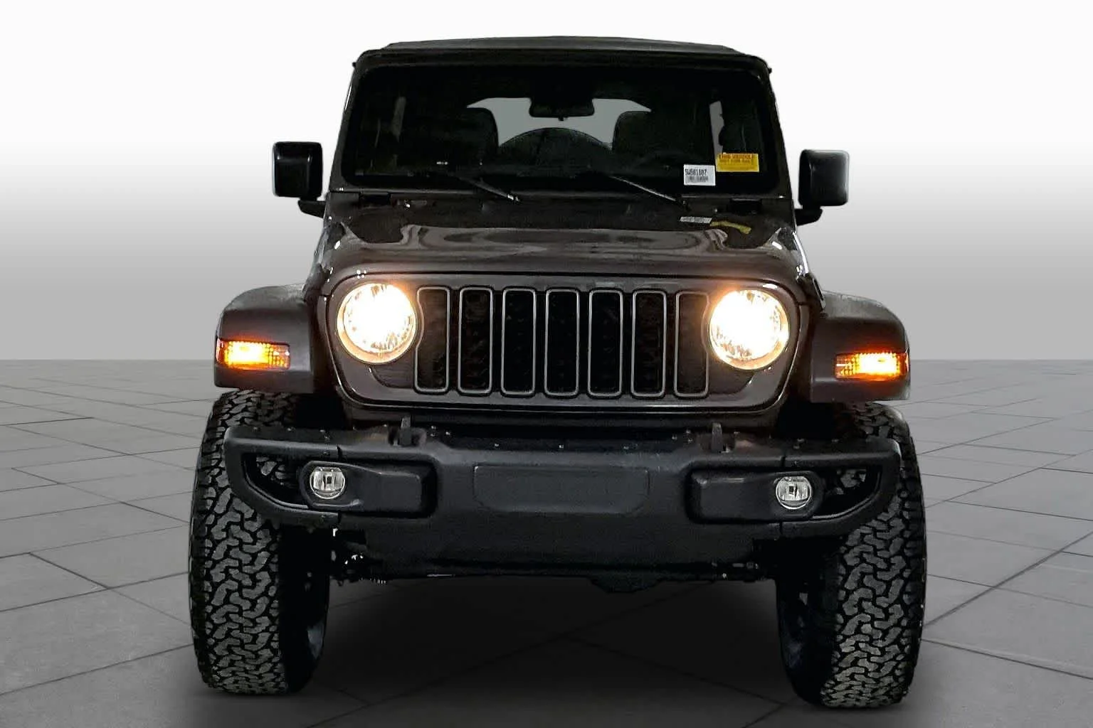 Used 2025 Granite Crystal Metallic Clearcoat Jeep Sport S image 4