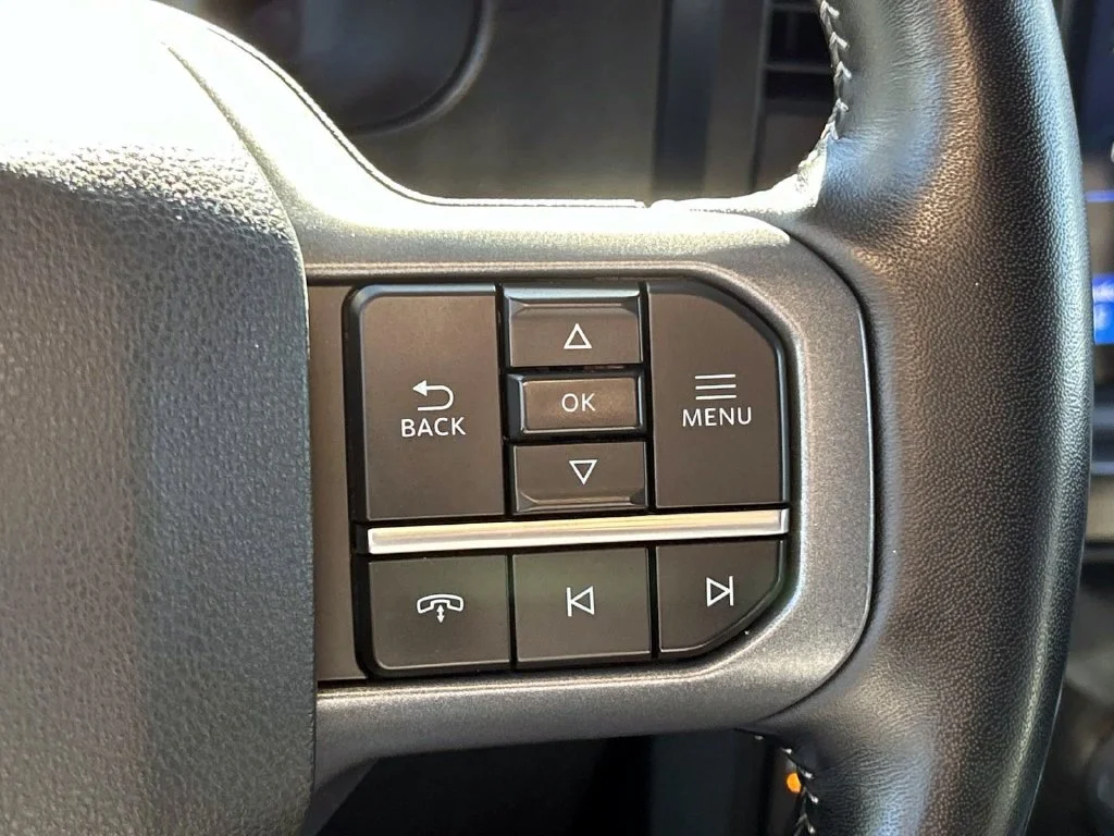 Used 2023 Gray Metallic Ford Lariat image 27