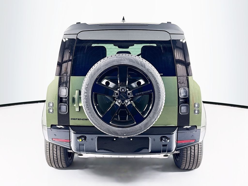 New 2026 Woolstone Green Land Rover X-Dynamic SE image 6