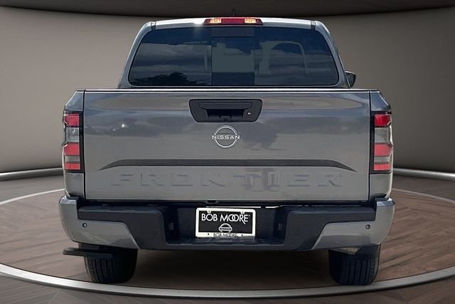 Used 2025 Gray Nissan SV image 4