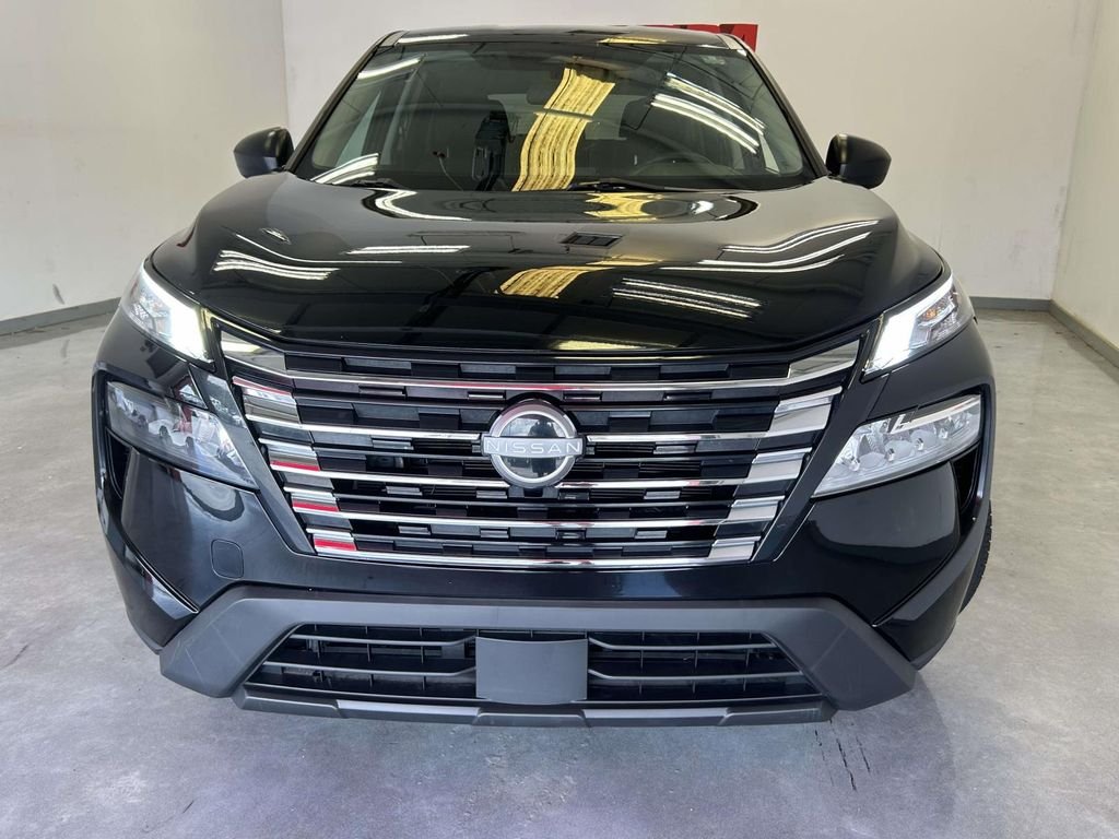 Used 2024 Black Nissan S image 8