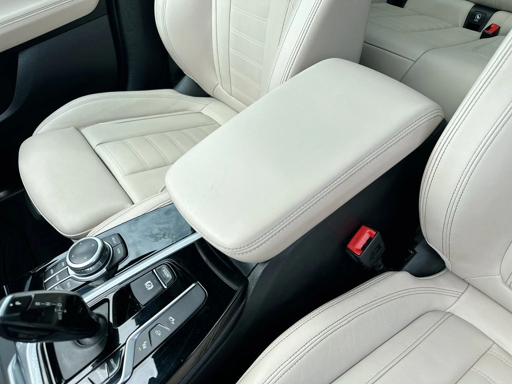 Used 2021 Black Sapphire Metallic BMW xDrive30i image 21