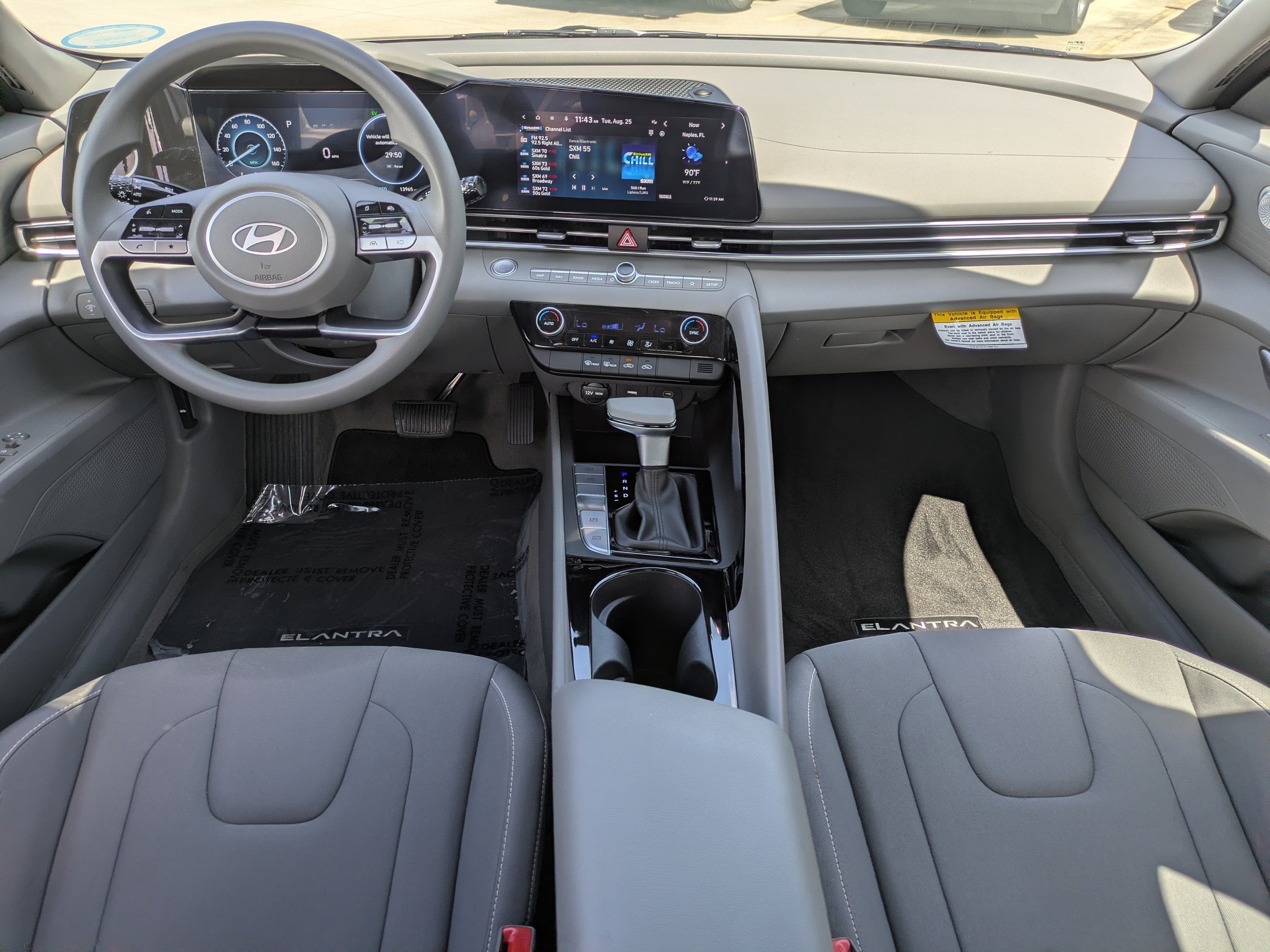 2024 Hyundai Elantra Blue - Photo 13