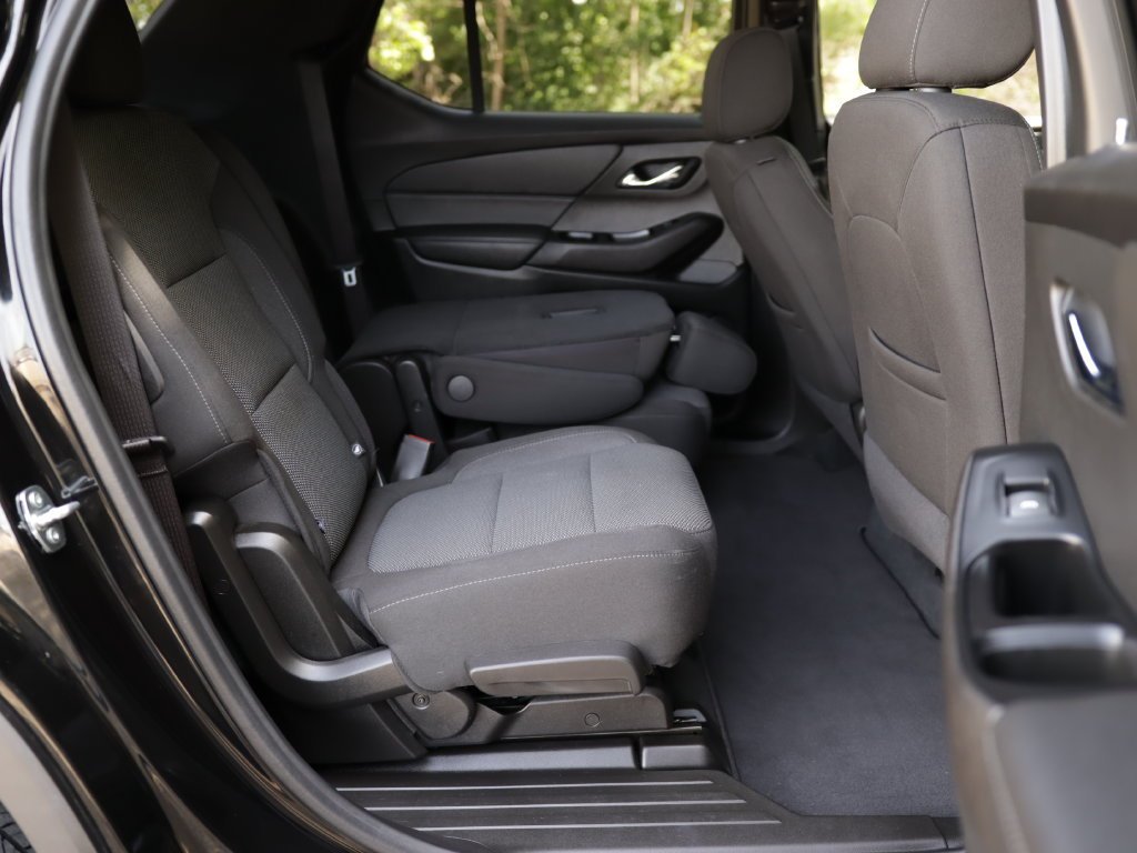 Used 2023 Mosaic Black Metallic Chevrolet LT Cloth image 32