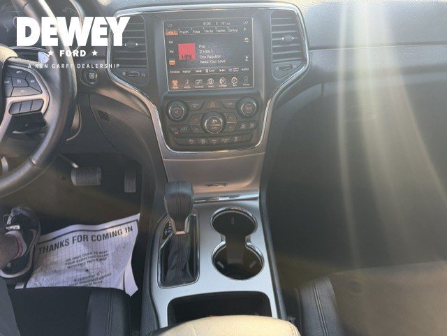 Used 2017 Bright White Clearcoat Jeep Altitude image 16