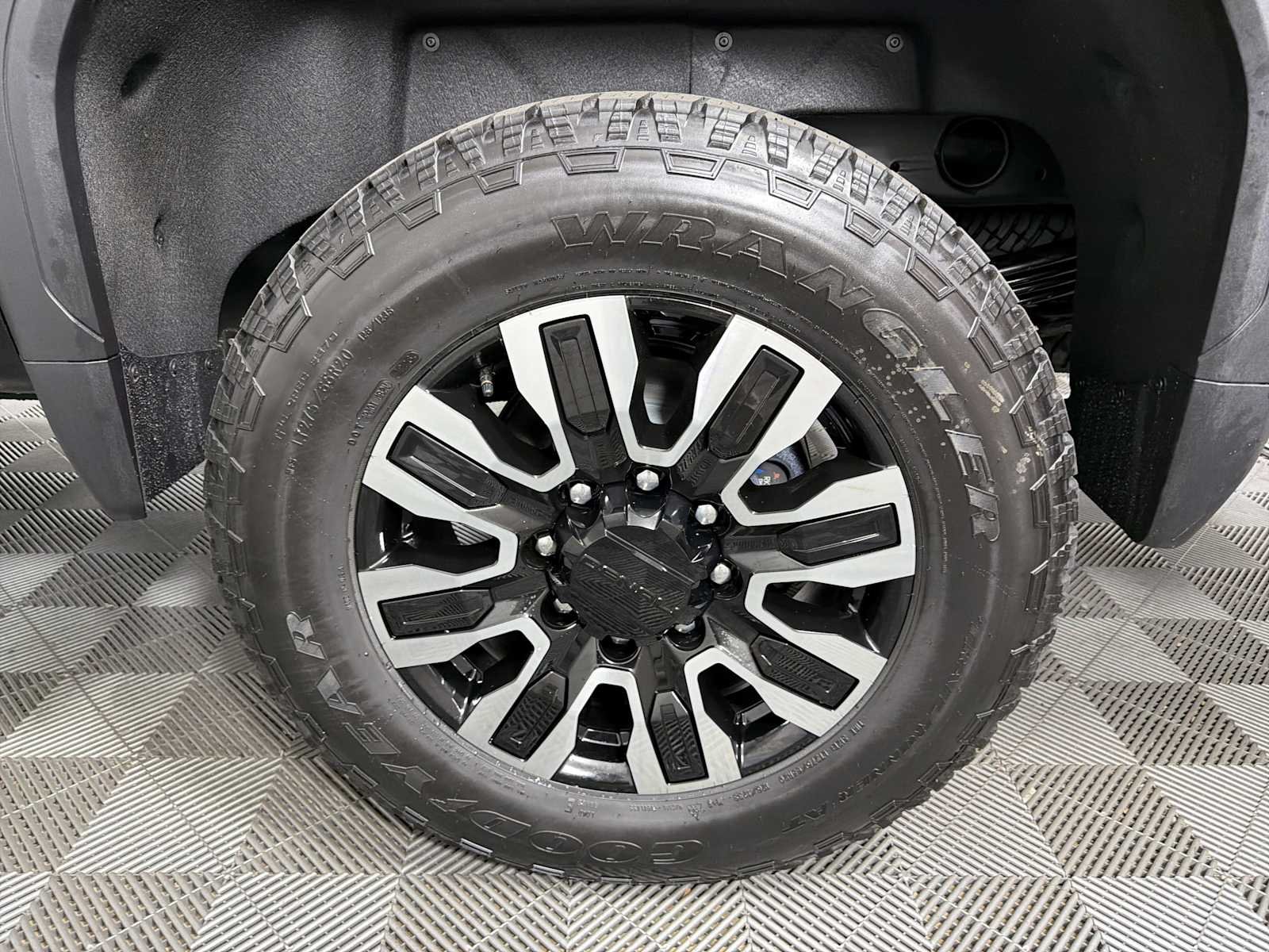 2026 GMC Sierra 2500HD Denali Ultimate - Photo 18