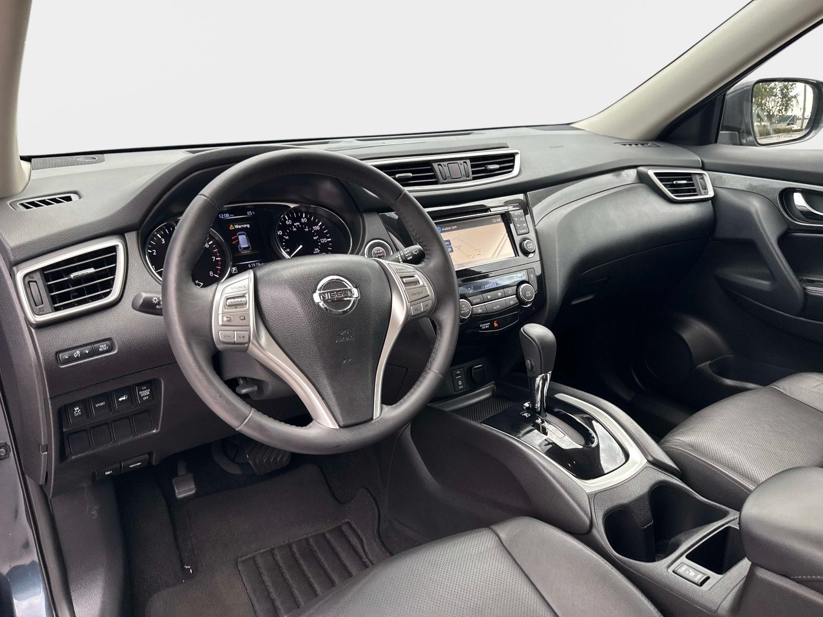 Used 2014 Graphite Blue Nissan SL image 15