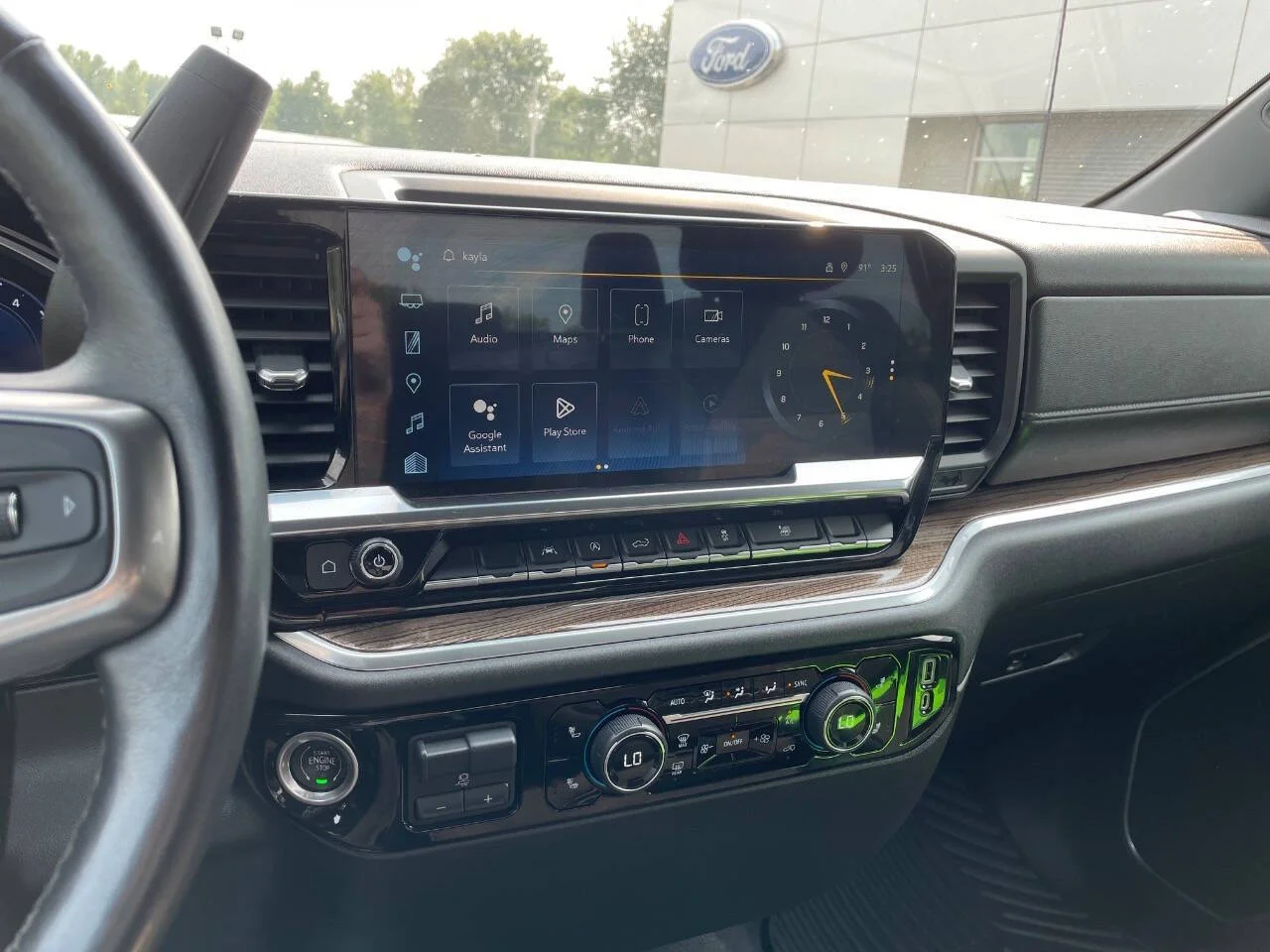 2022 Chevrolet Silverado 1500 LT - Photo 18