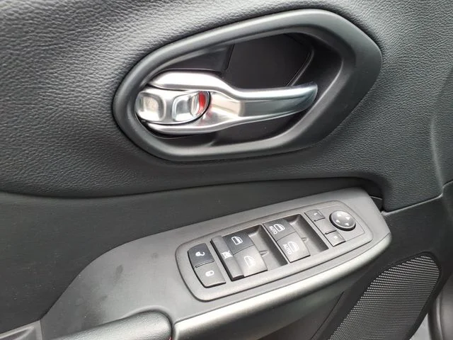 Used 2022 Gray Jeep Trailhawk image 18