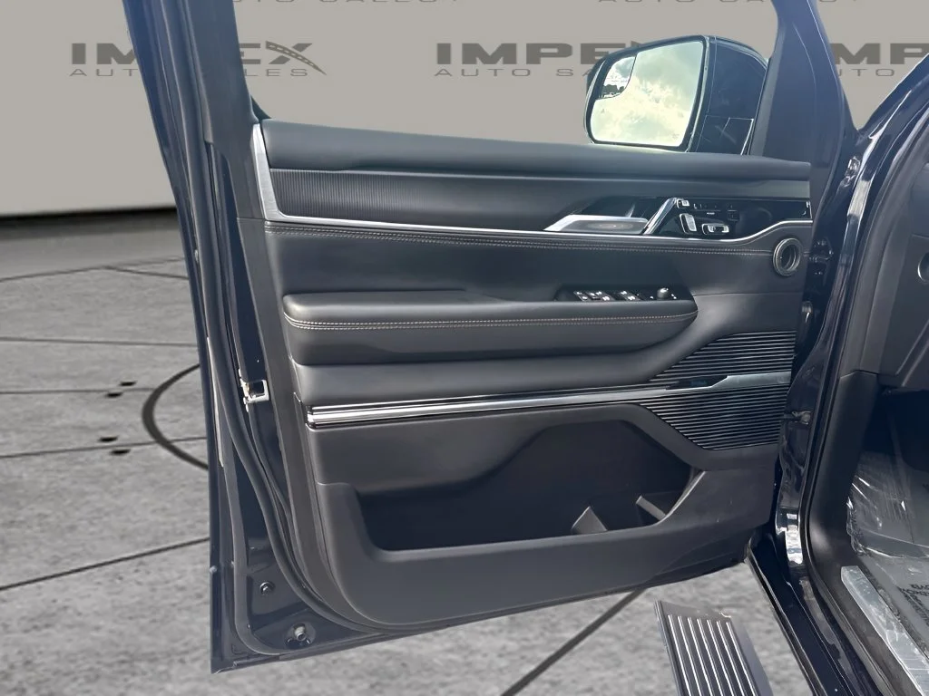 Used 2025 Black Jeep Series II image 26