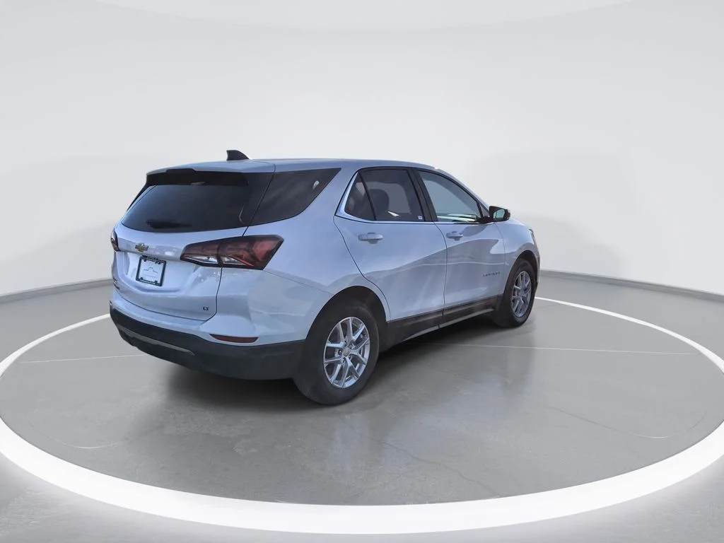 Used 2024 White Chevrolet LT image 8