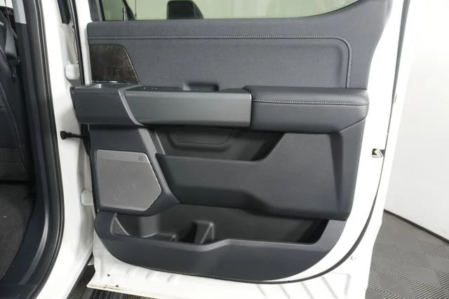New 2026 Star White Metallic Tri-Coat Ford F-250® Lariat® image 36
