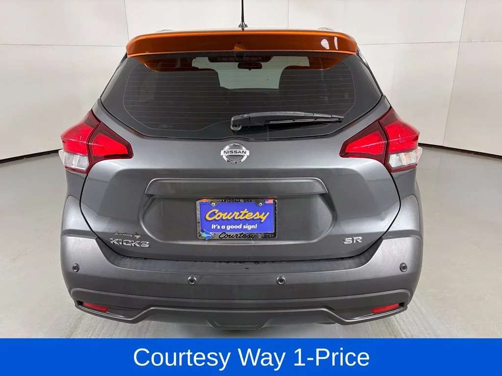 Used 2020 Gray Nissan SR image 9