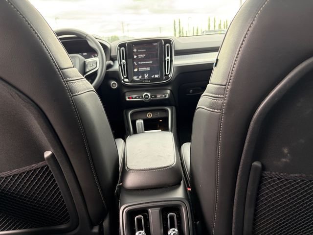 Used 2020 Black Volvo Momentum image 16