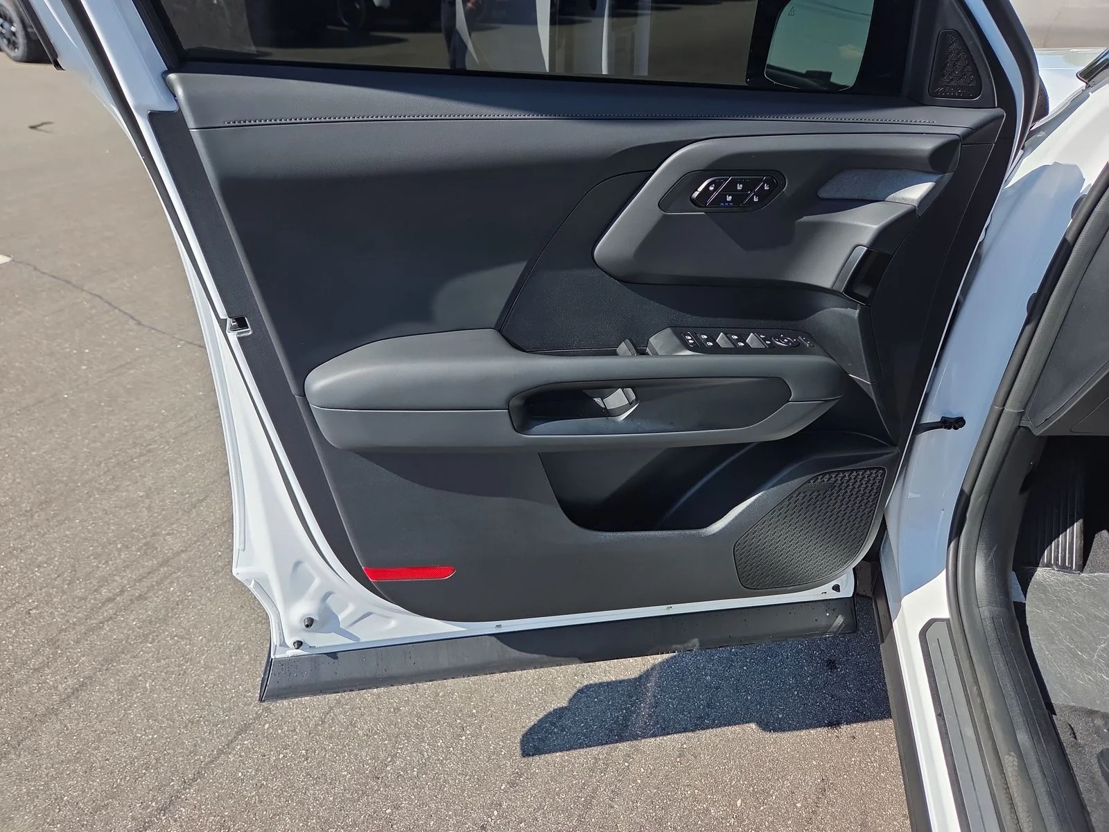 New 2027 Glacial White Pearl Kia X-PRO SX image 12