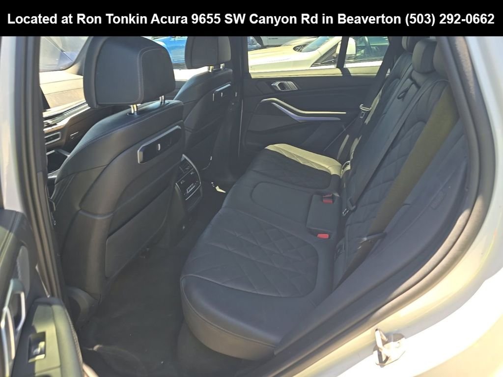 Used 2024 Alpine White BMW xDrive40i image 11