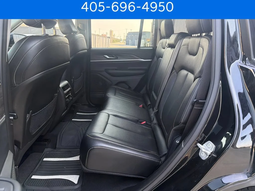 Pre-Owned 2023 Jeep Grand Cherokee Limited