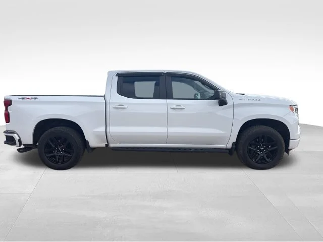 Used 2024 Summit White Chevrolet RST image 7