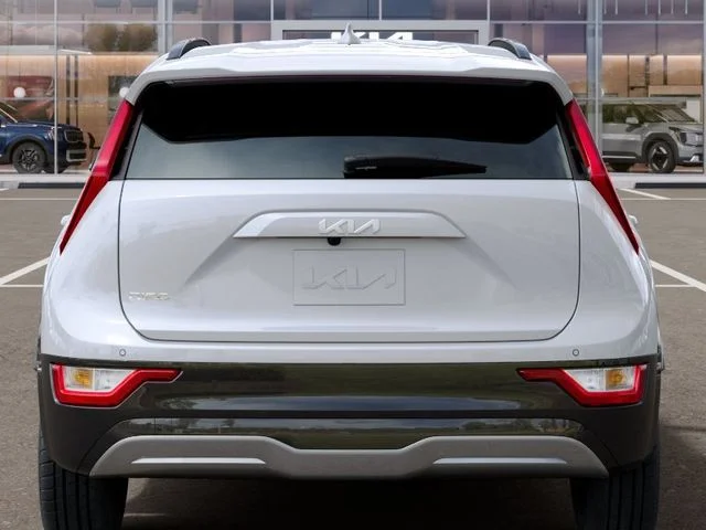 New 2026 Snow White Pearl Kia Wind image 13