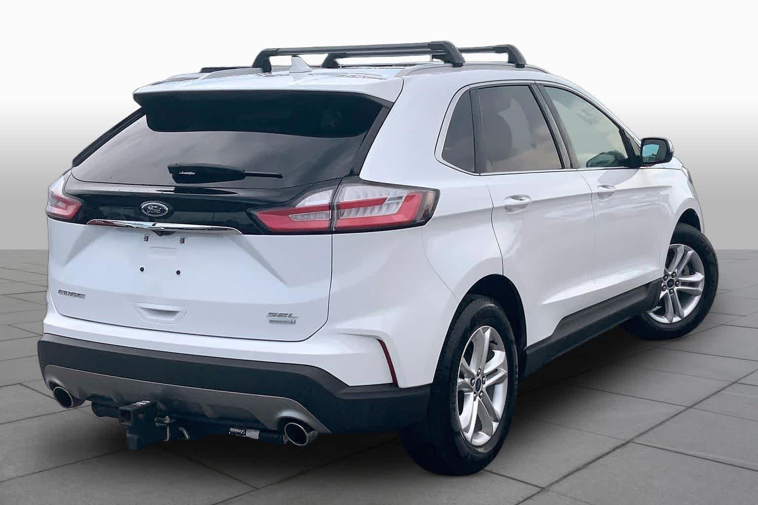 Used 2019 Oxford White Ford SEL image 13