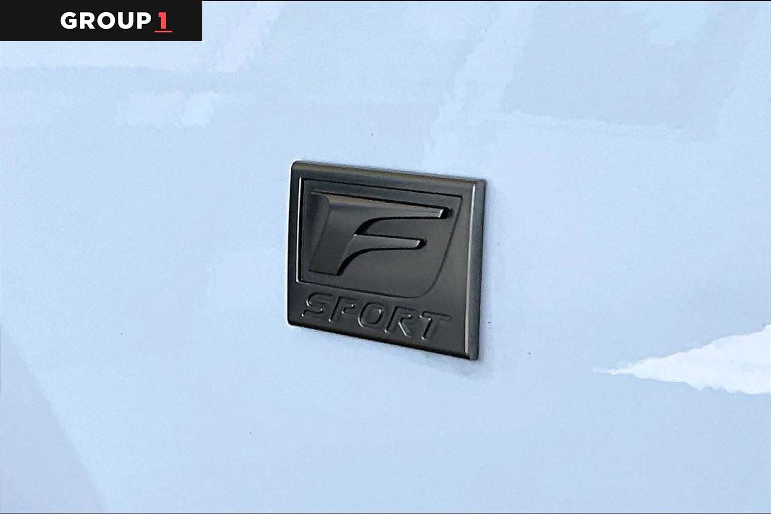 Certified Used 2025 ULTRA WHITE Lexus F SPORT Design image 9