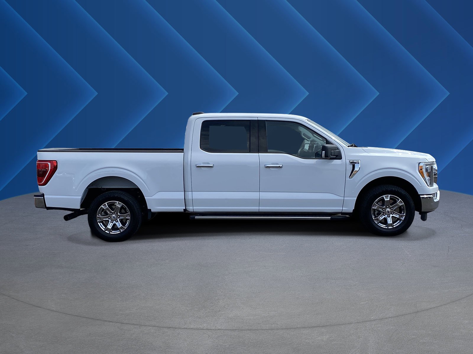 Used 2021 Oxford White Ford XLT image 2