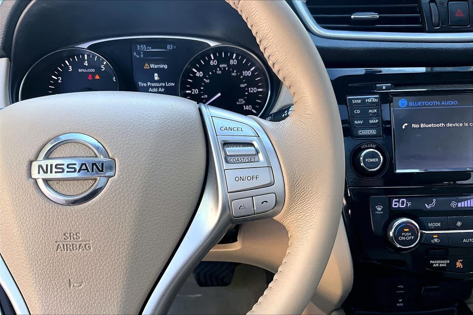 Used 2014 Moonlight White Nissan SL image 24