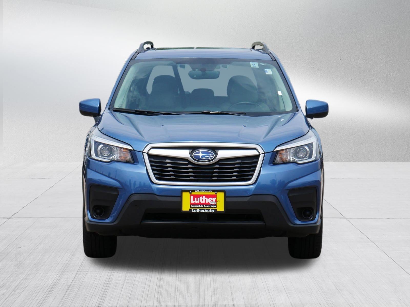 Used 2019 Horizon Blue Pearl Subaru Premium image 2