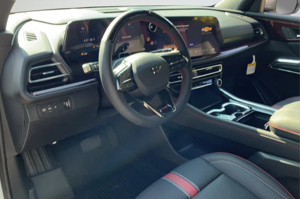 New 2027 Polar White Tricoat Chevrolet RS image 19
