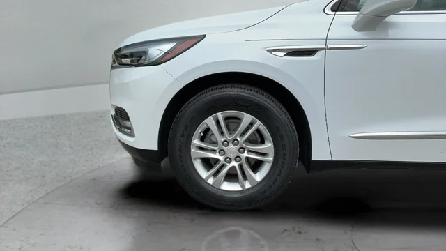 Used 2018 White Buick Essence image 26