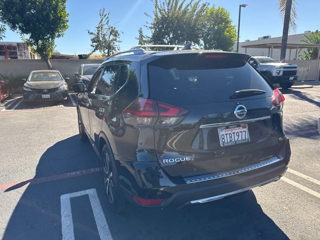 Used 2020 Black Nissan SL image 2