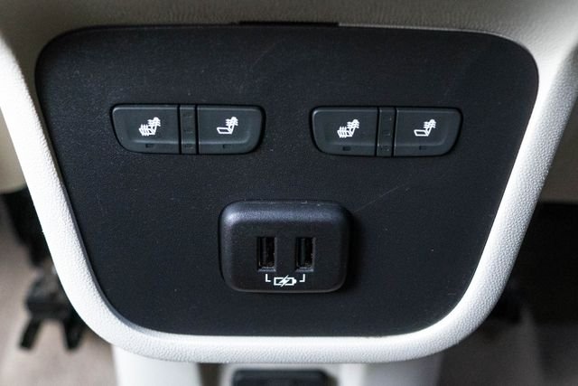 Used 2019 White GMC Denali image 35