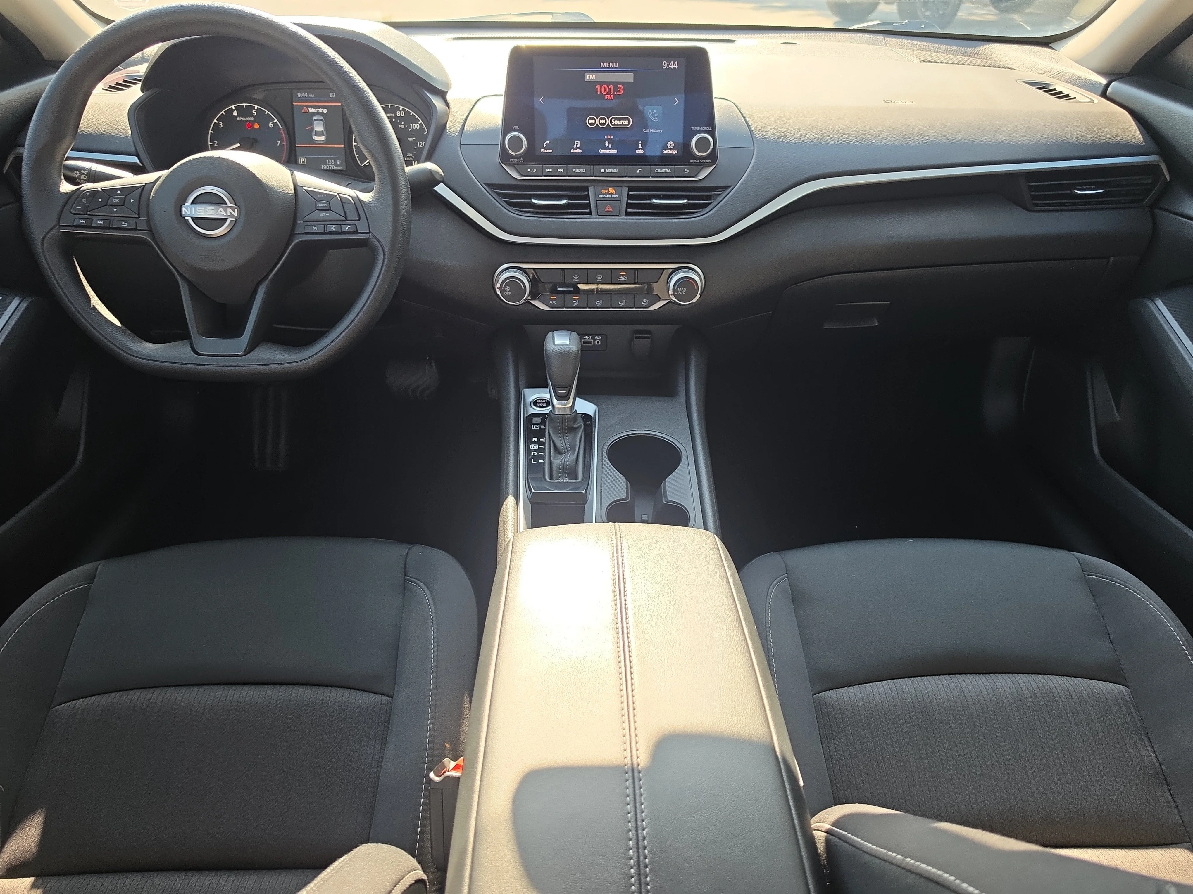 Certified Used 2025 Glacier White Nissan S image 12