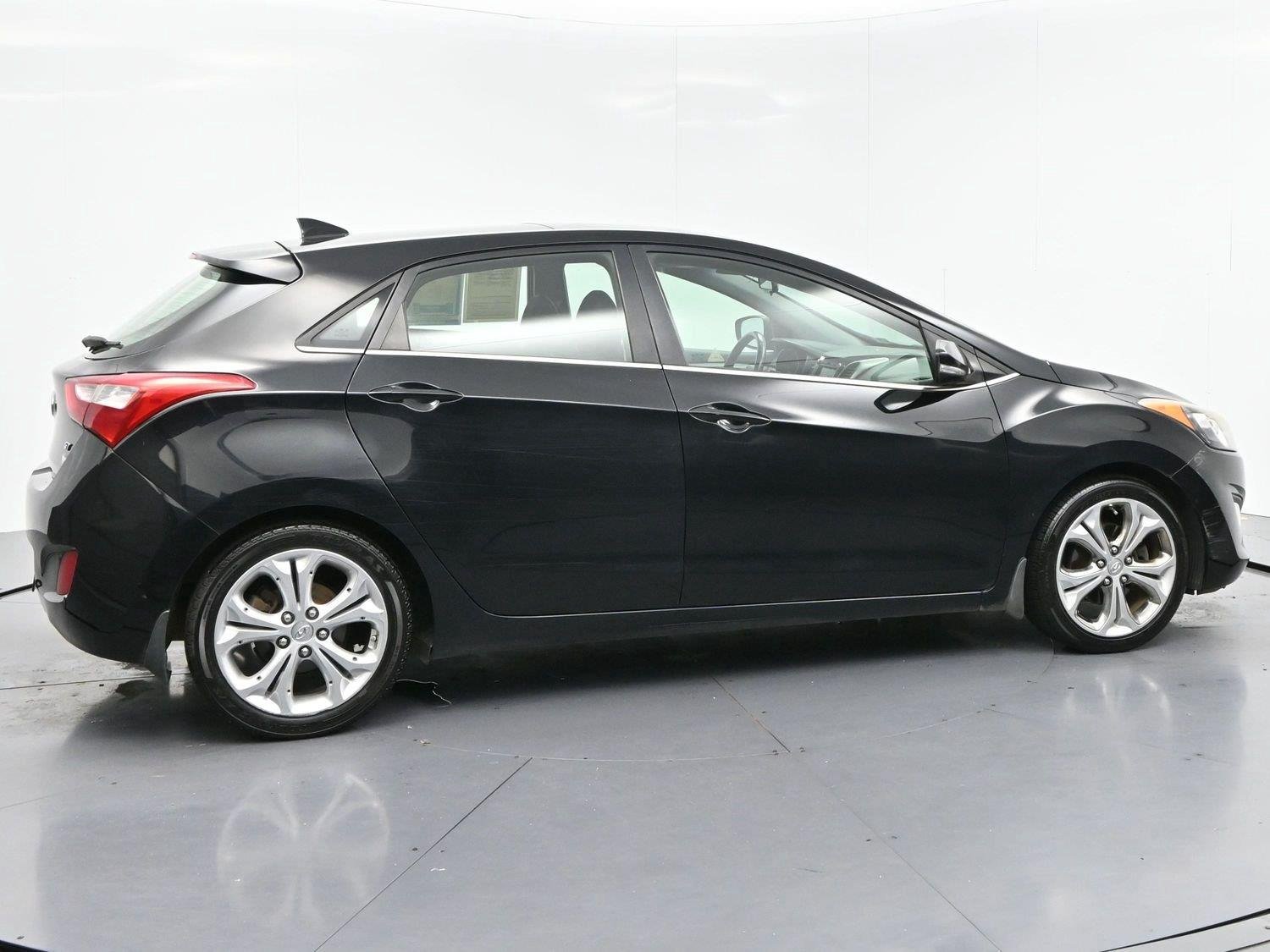 Used 2013 Black Noir Pearl Hyundai 5dr HB Auto PZEV image 7