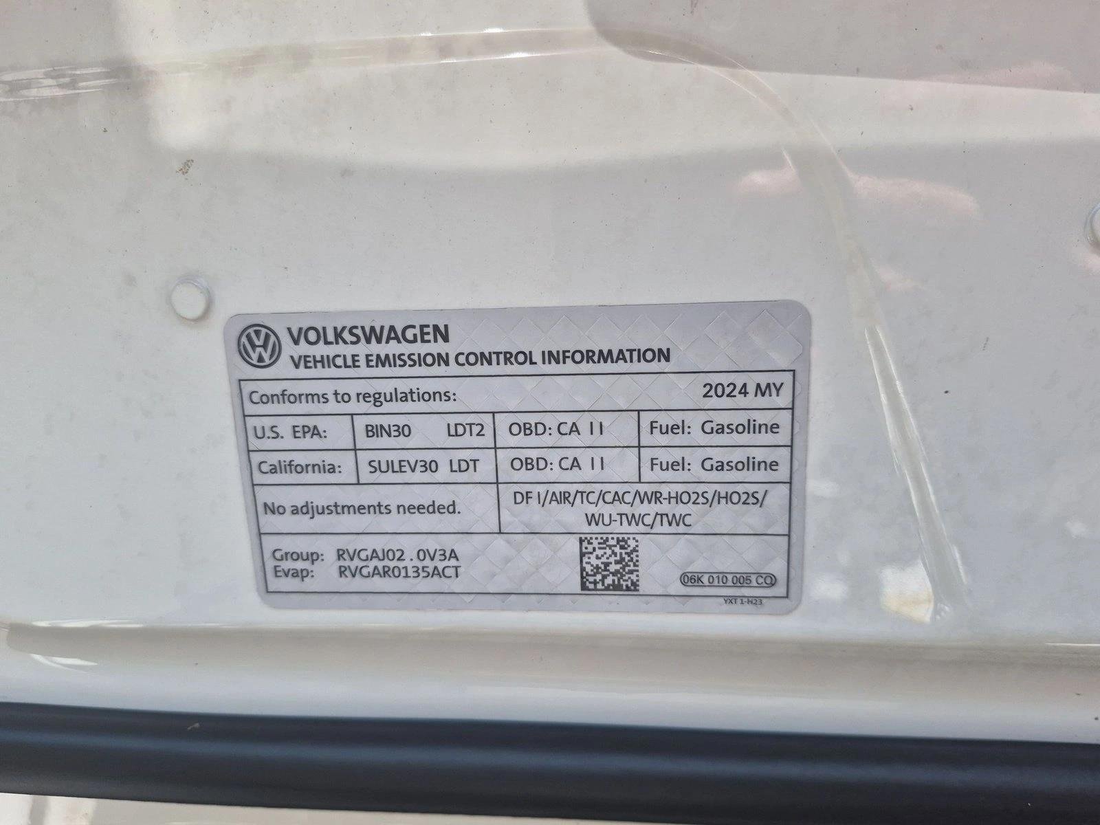 Used 2024 White Volkswagen SE image 16