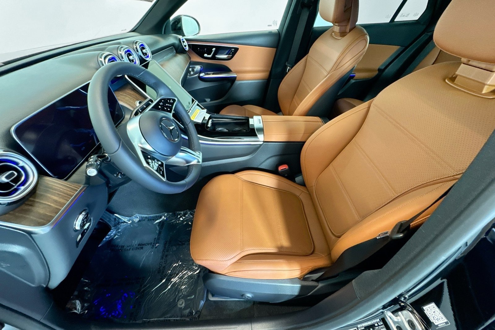 New 2026 Black Mercedes-Benz GLC 300 image 18