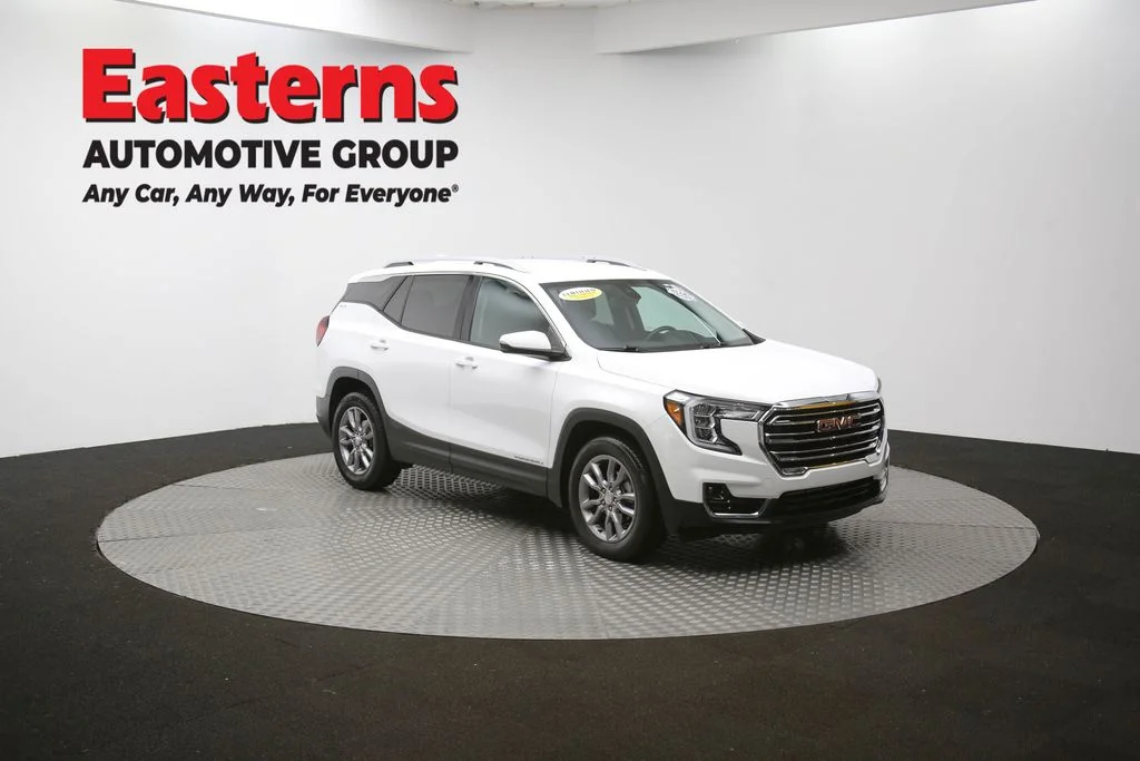 Used 2023 White GMC SLT image 51