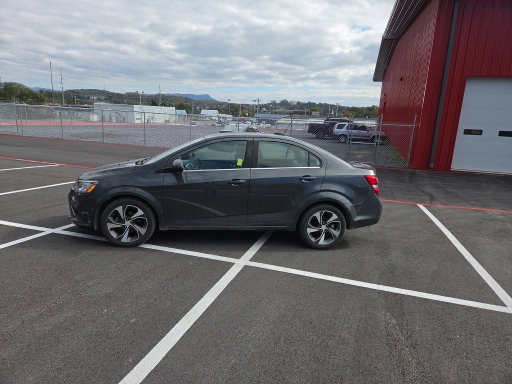 Used 2019 Gray Chevrolet Premier image 14
