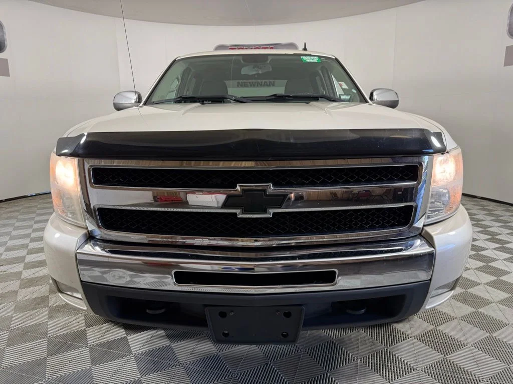 Used 2011 Chevrolet Silverado 1500 LT with VIN 3GCPKSE37BG322690 for sale in Newnan, GA